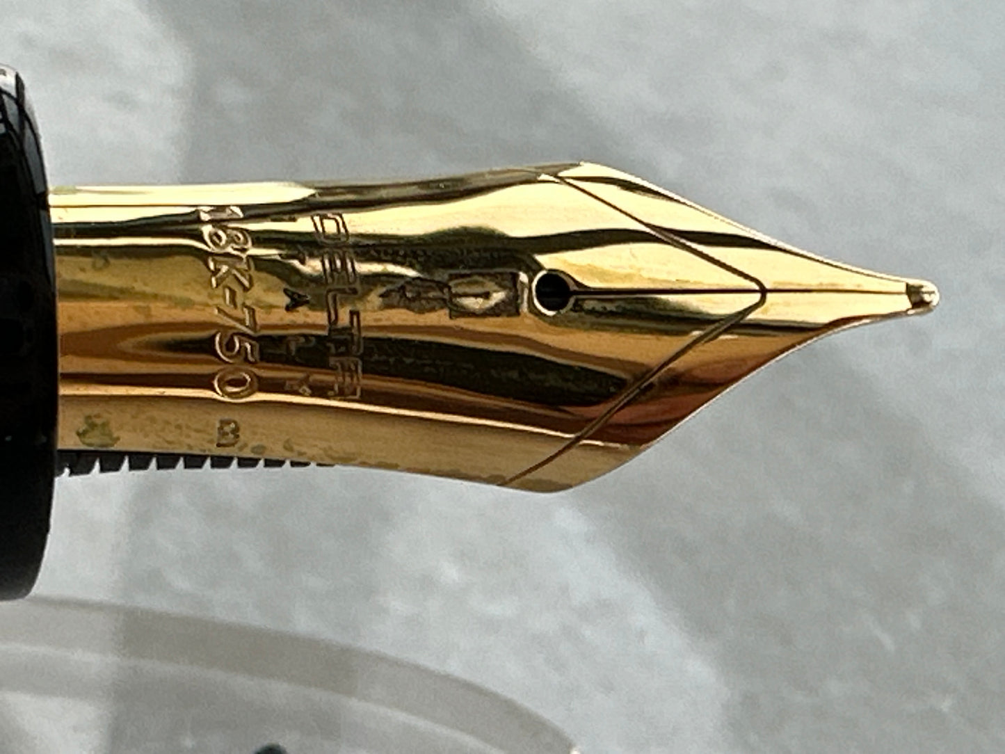 Delta DolceVita Oversize Fountain Pen, 18K Broad Nib, Brand New!