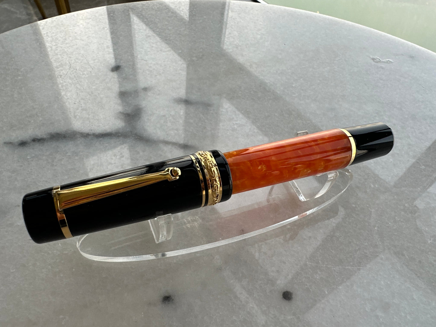 Delta DolceVita Oversize Fountain Pen, 18K Broad Nib, Brand New!