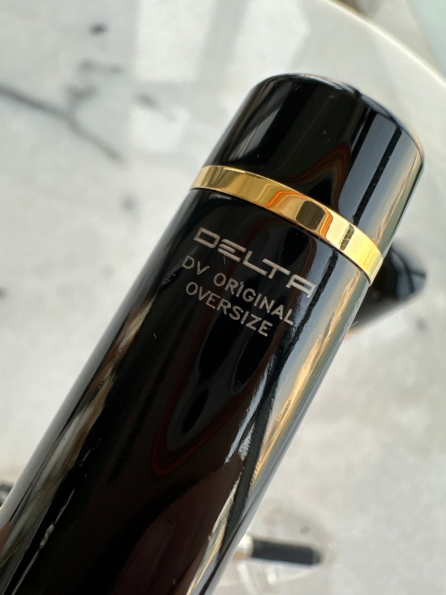 Delta DolceVita Oversize Fountain Pen, 18K Broad Nib, Brand New!