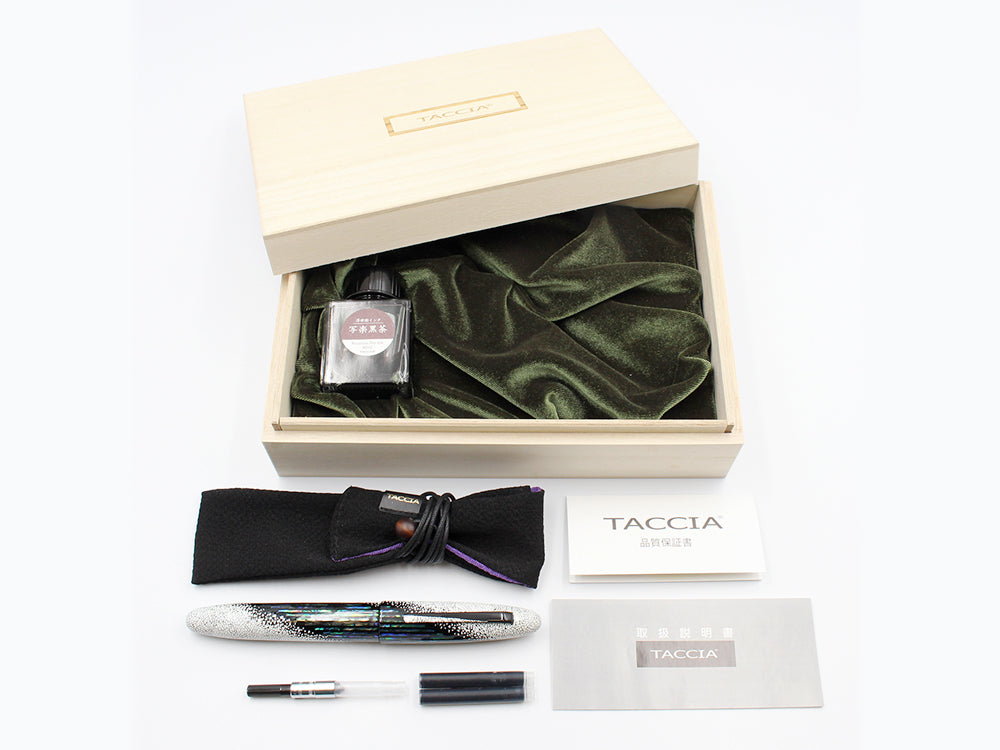 Taccia Empress Winter Breath fountain pen and accessories set