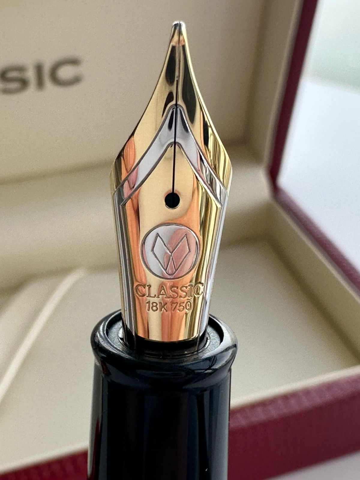 2007 CLASSIC PENS LM1 FLAME RED LAMBROU LIMITED EDITION FOUNTAIN PEN