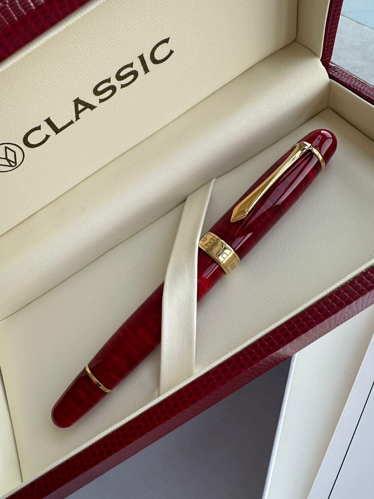 2007 CLASSIC PENS LM1 FLAME RED LAMBROU LIMITED EDITION FOUNTAIN PEN