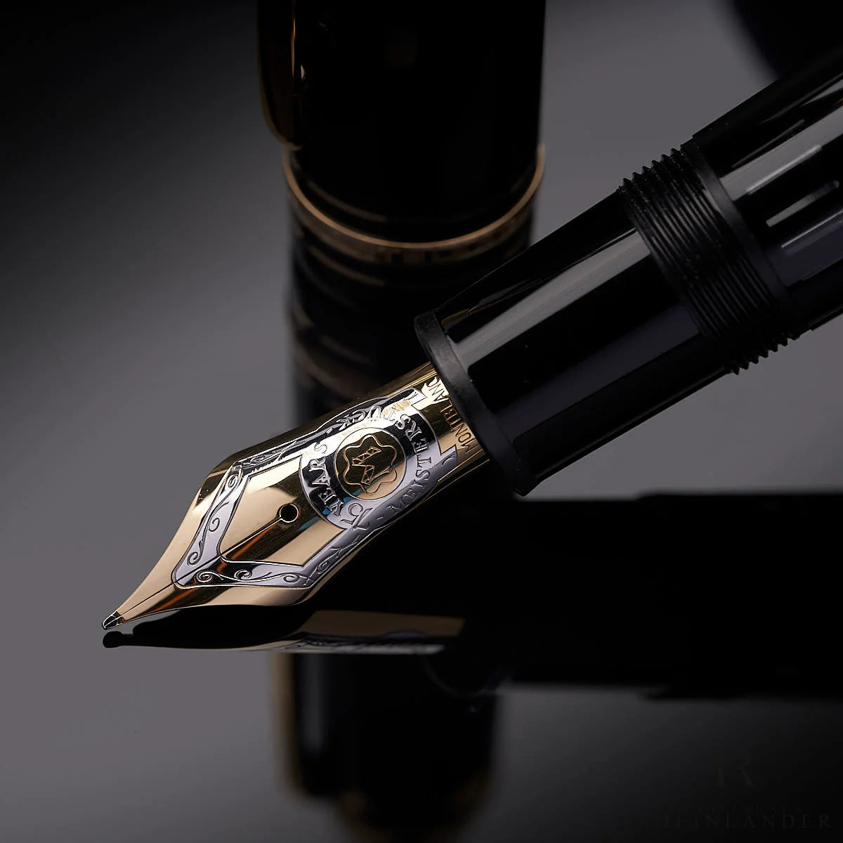 Montblanc Meisterstück 75th Anniversary No.149 — 18K gold medium nib close-up